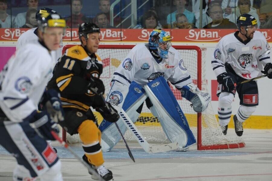 Tomáš Vošvrda proti Bostonu Bruins, foto: www.hcbilitygri.cz